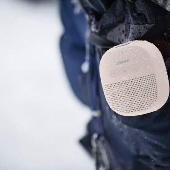 2 X BOSE SoundLink Micro Bluetooth Speakers - Picture 3 of 16